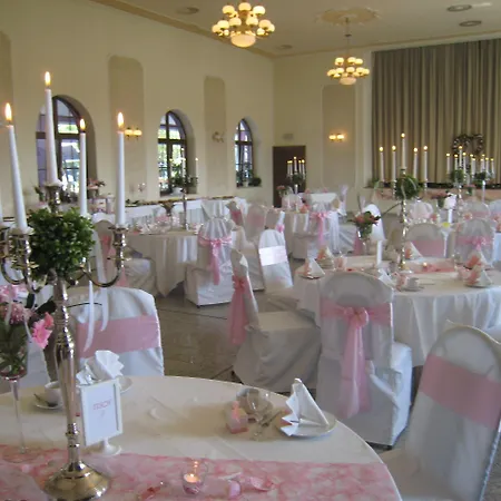 Schoene Aussicht Otel Weißenfels