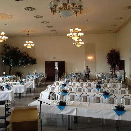 Schoene Aussicht Otel Weißenfels