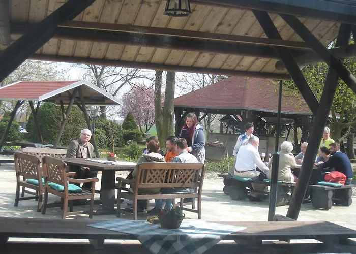 Hotel Schöne Aussicht 3*