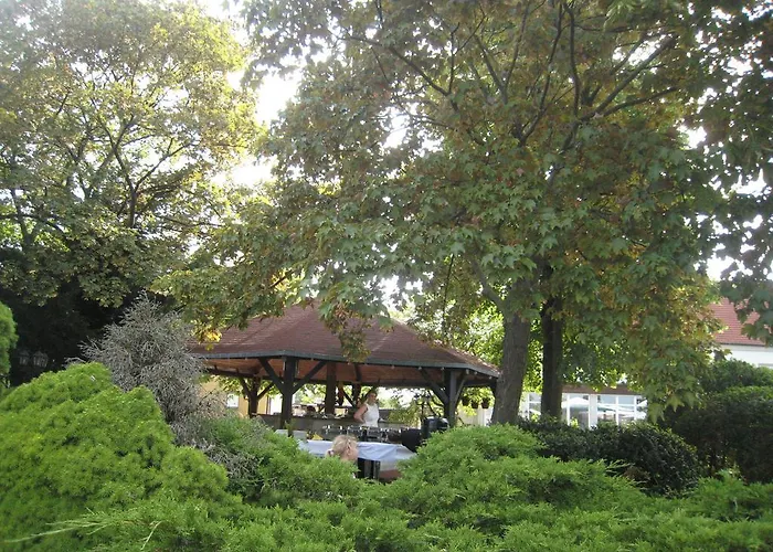 Otel Schoene Aussicht Weißenfels